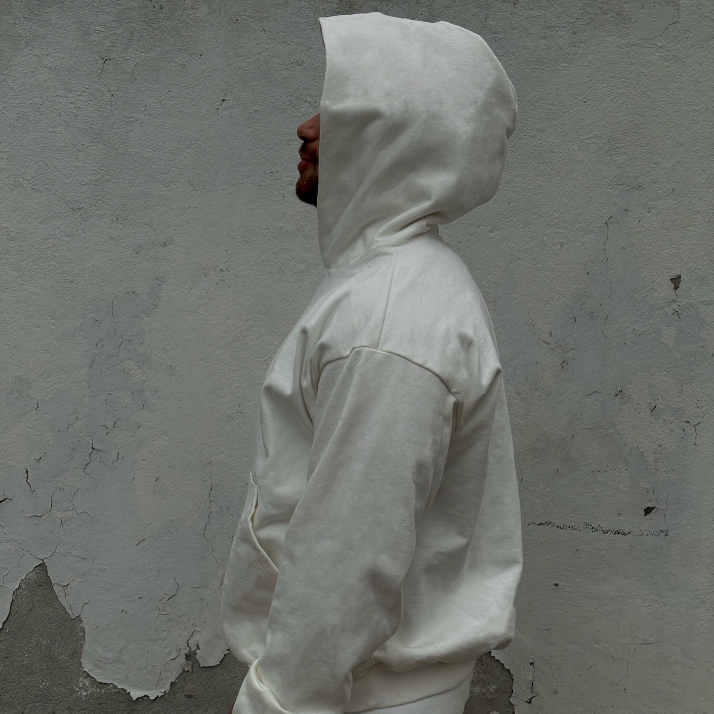 WHITE HOODIE HEAVYWEIGHT