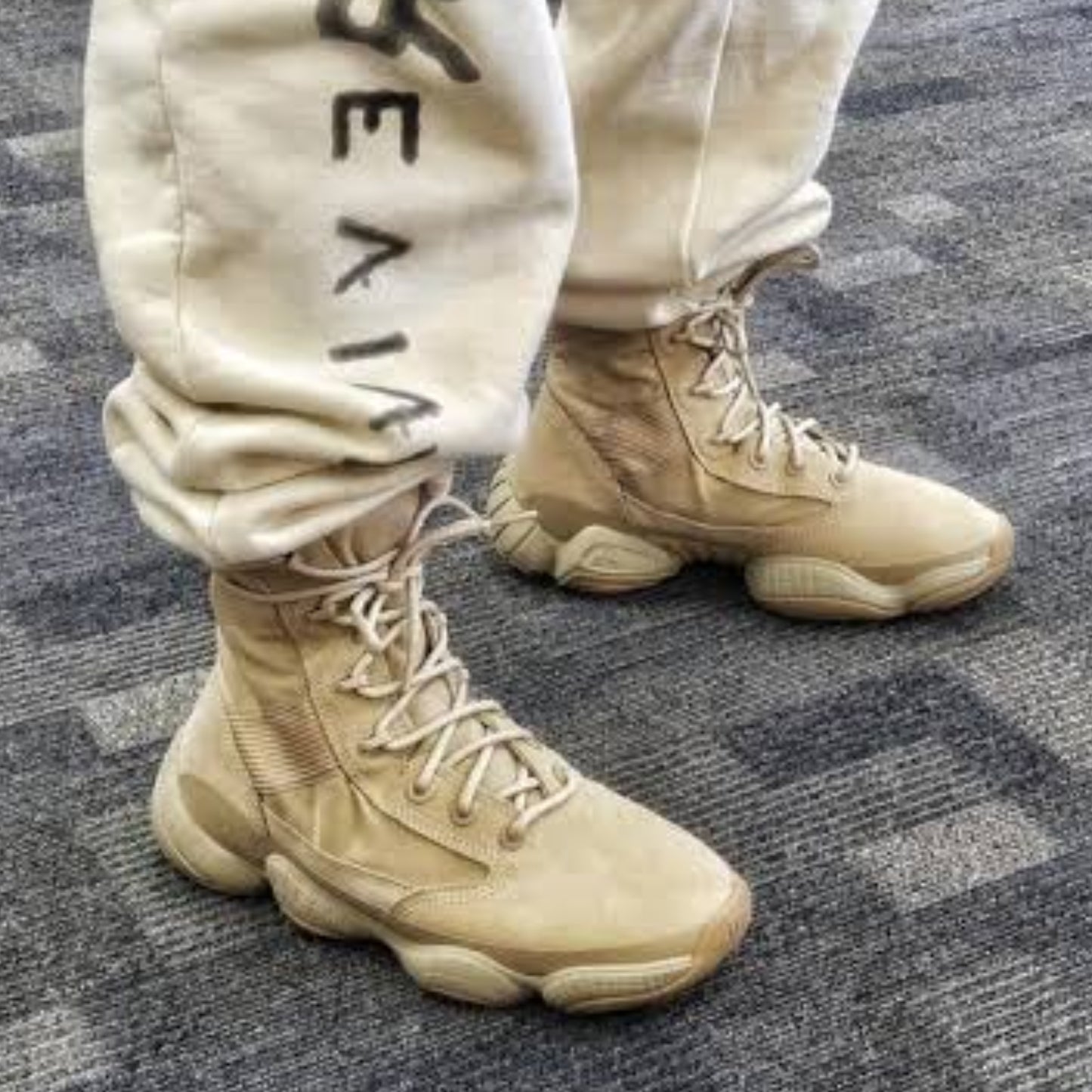 YEEZY 500 HIGH TACTICAL BOOT SAND (ORIGINAL)